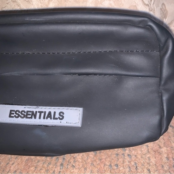 Fear Of God Essentials Sleek Black Belt Bag - Picture 11 of 12